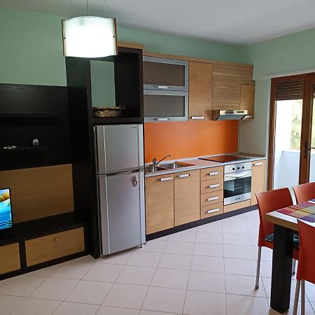 Family Beach 100 Square Metres Apartment Golem  Dış mekan fotoğraf
