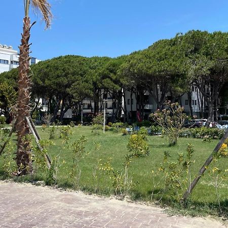 Family Beach 100 Square Metres Apartment Golem  Dış mekan fotoğraf