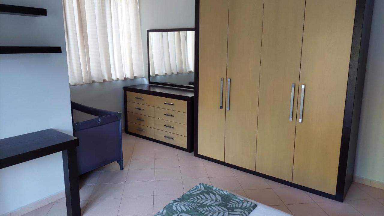 Family Beach 100 Square Metres Apartment Golem  Dış mekan fotoğraf